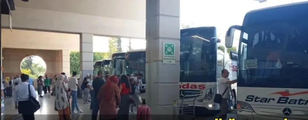 ÜNİVERSİTELİLER GELMEYE BAŞLADI.. ANTALYA OTOGARI’NDA ÖĞRENCİ YOĞUNLUĞU