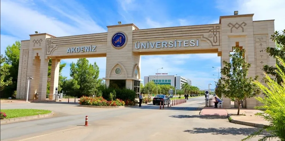 AKDENİZ ÜNİVERSİTESİ AİLESİNE 9 BİN YENİ ÖĞRENCİ KATILDI