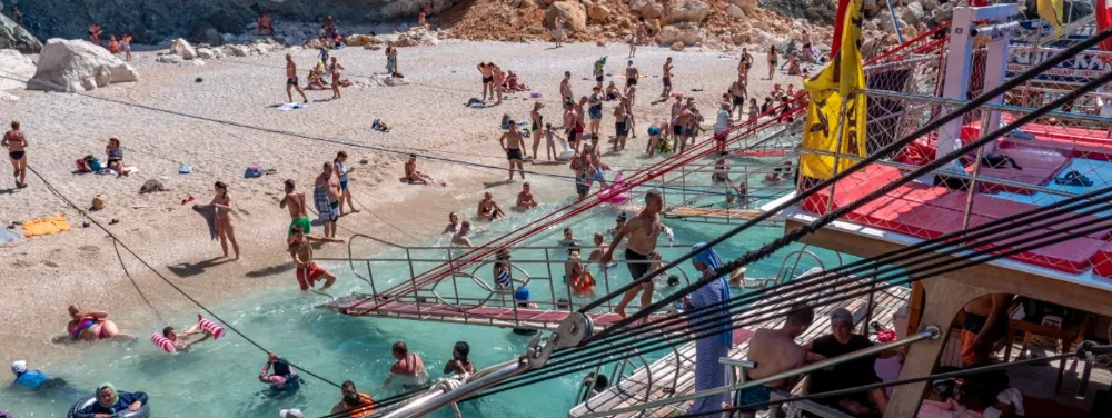 ANTALYA ADRASAN’DA TEKNE TURLARINA YOĞUN İLGİ VAR
