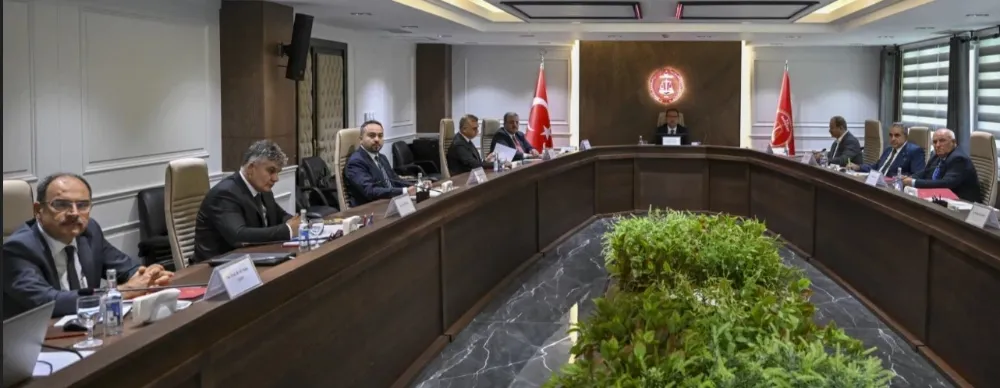 HAKEM KURULU