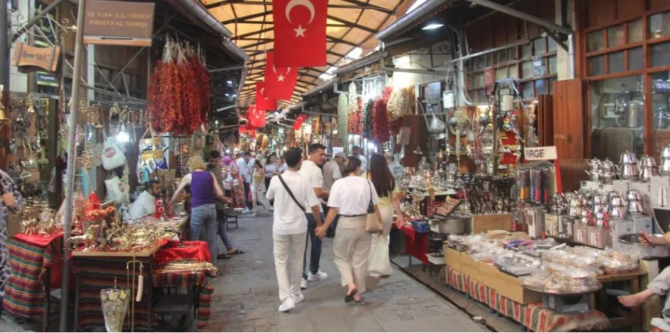 TURİST AKININA UĞRUYOR.. GAZİANTEP ÖNEMLİ BİR TURİZM MERKEZİ OLDU
