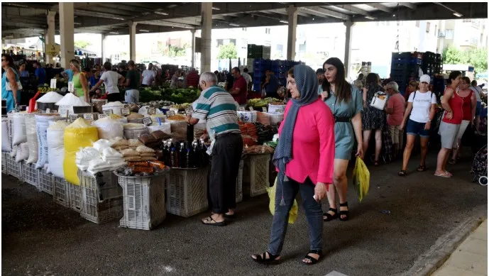 ANTALYA’DA PAZAR TEZGAHINDA ALDATMACAYA 3 BİN 541 LİRA CEZA KESİLECEK