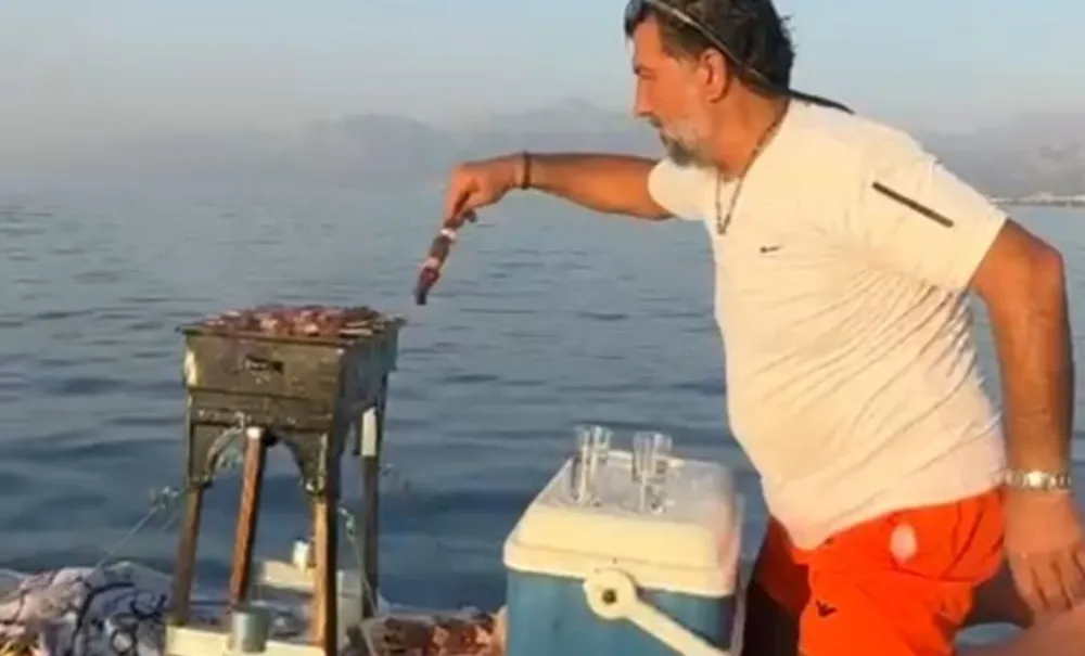 GÜNDOĞUMU MANZARASI.. VE DENİZİN ORTASINDA MANGAL KEYFİ