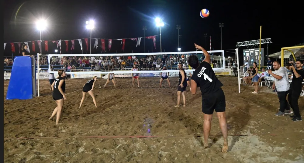 MANAVGAT’TA PLAJ VOLEYBOLU HALK TURNUVASI