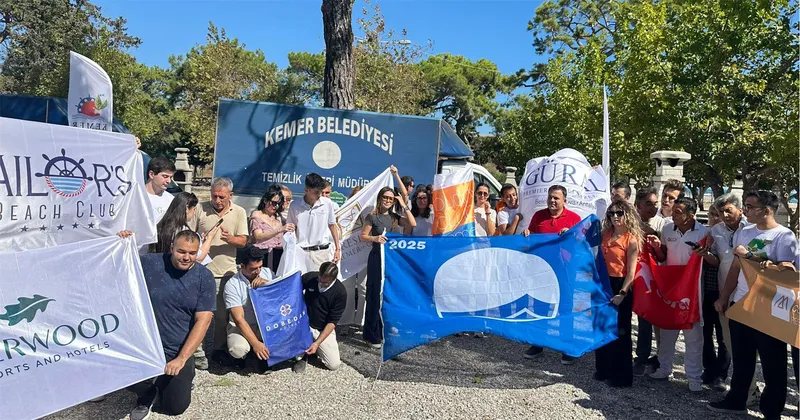 Kemer’de sahil temizliği yapıldı