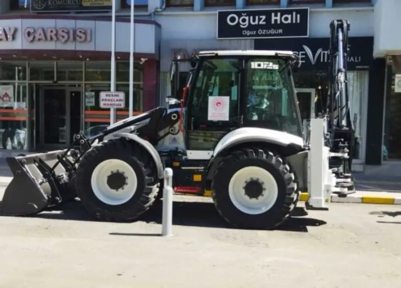 BELEDİYE’YE YENİ İŞ MAKİNASI