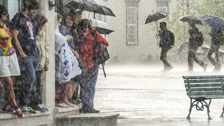 METEOROLOJİ UYARDI.. HAFTASONU KUVVETLİ YAĞIŞ FIRTINA VE TOZ TAŞINIMI VAR