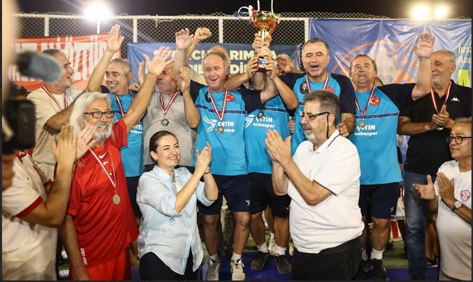 AYAK TENİSİ TURNUVASI “ÇETİN ANKA SPOR’UN ŞAMPİYONLUĞU İLE SONA ERDİ 